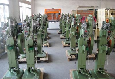 汽車離合器片鉚釘機(jī) 現(xiàn)機(jī)供貨，一站式滿足您的生產(chǎn)與采購(gòu)需求